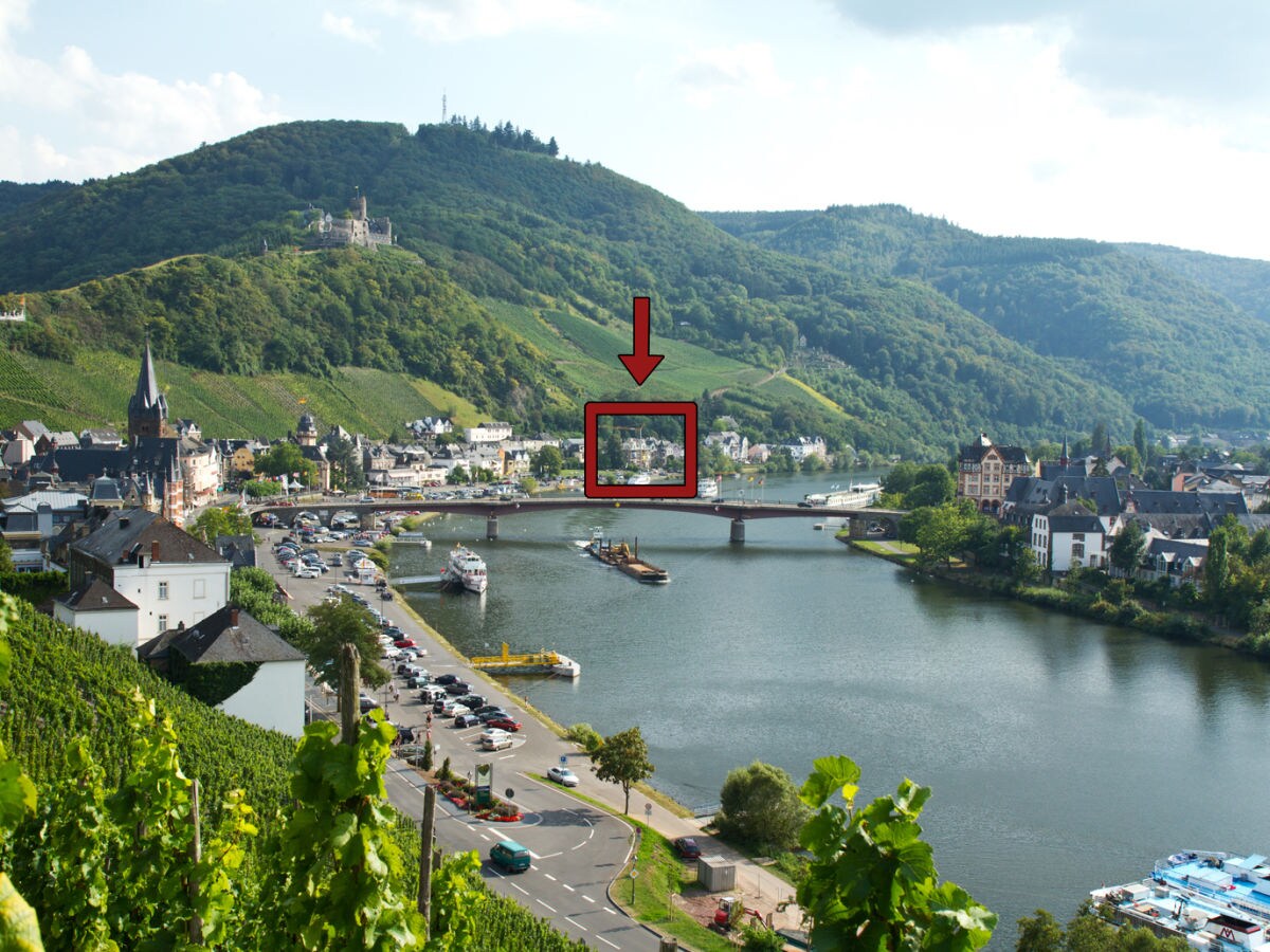Holiday apartment "Am Bernkasteler Moselufer"