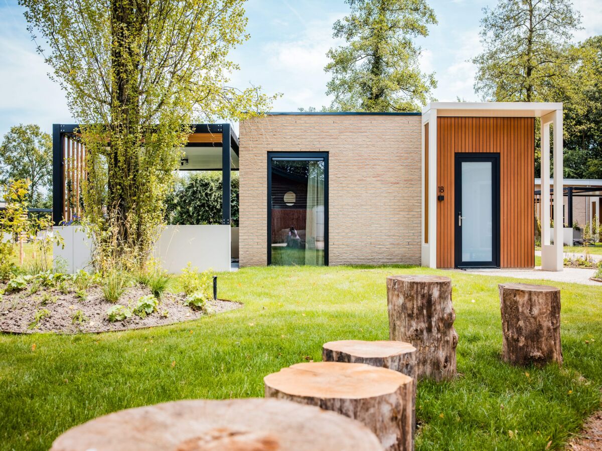 Holiday house Chalet in Veluwe mit Veranda für 6 Von Belvilla