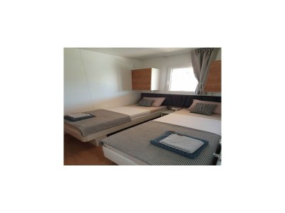 caravan Mobile Homes Karlo & Dino - Two Bedroom Mobile Home with Terrace - Features photo 14