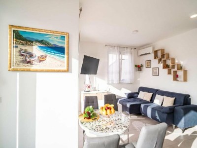 Apartment Apartment Anka - One Bedroom Apartment with Terrace - Features photo 12