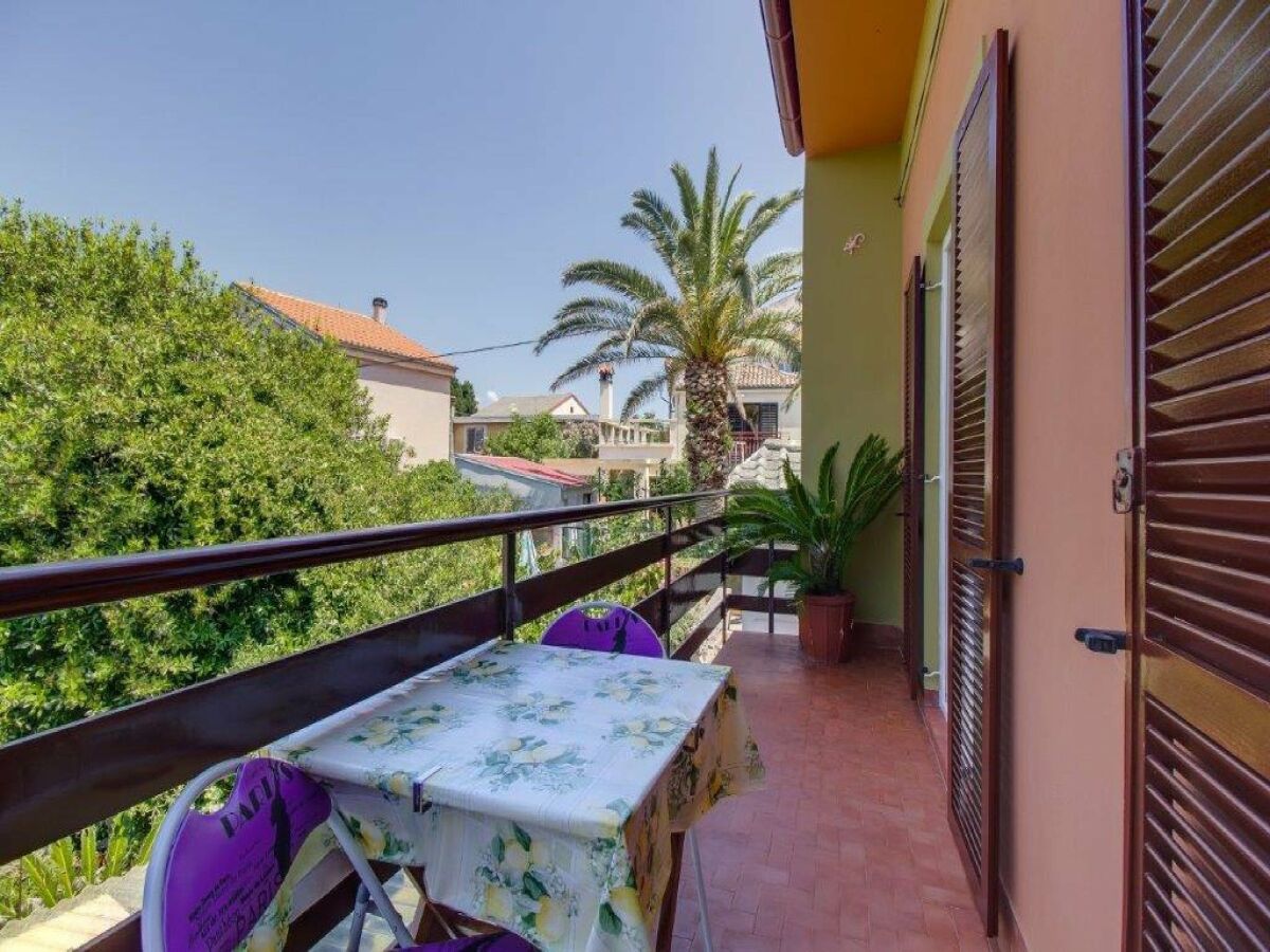 Apartment Apartment Blamax with Terrace and Sea View - Outdoor photo 2