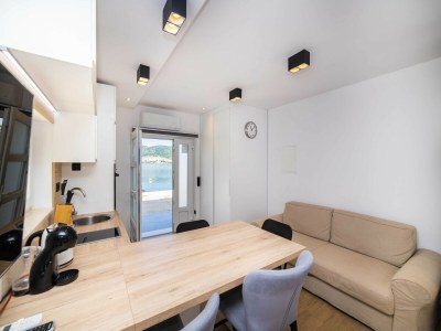 Apartment Apartments Ema - Studio Apartment with Sea View in Rogotin - Apartment