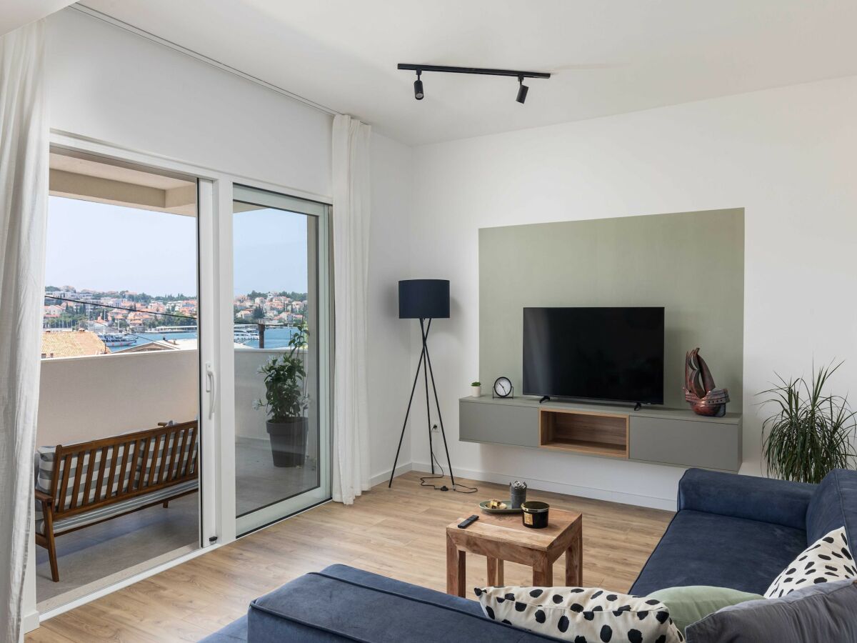 Apartment Apartments aMare - Three Bedroom Apartment with Balcony and Sea View