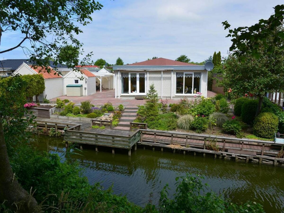 Bungalow Bungalow in Makkum am Seeufer