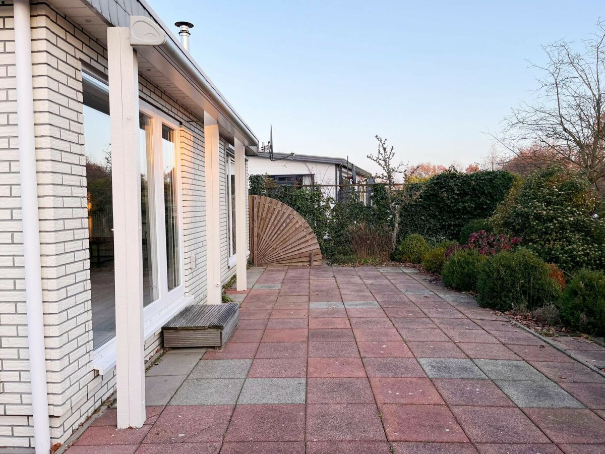 Bungalow Bungalow in Makkum am Seeufer - Outdoor photo 5