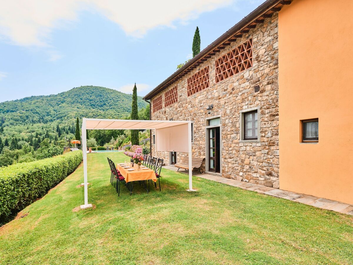 Villa Farmhouse in Chianti with Pool and Garden - Outdoor photo 2