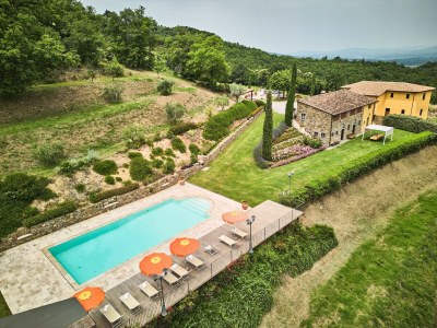 Villa Farmhouse in Chianti with Pool and Garden in Cavriglia - Villa