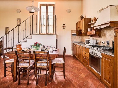 Villa Farmhouse in Chianti with Pool and Garden - Features photo 19