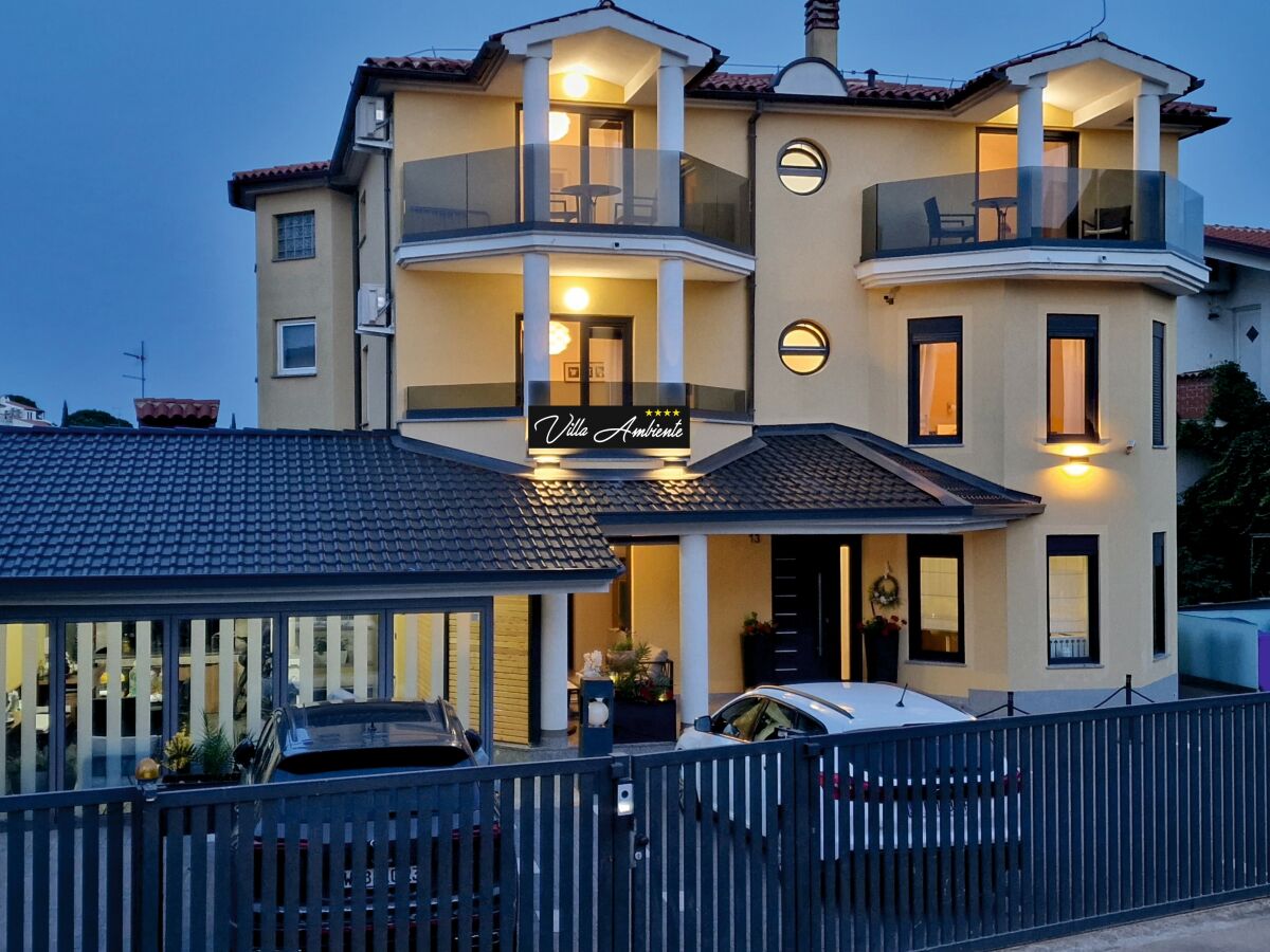 Holiday apartment Villa Ambiente****