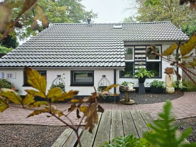 Holiday house Malerischer Aufenthalt in der Nähe von Stadt und See - Outdoor photo 4