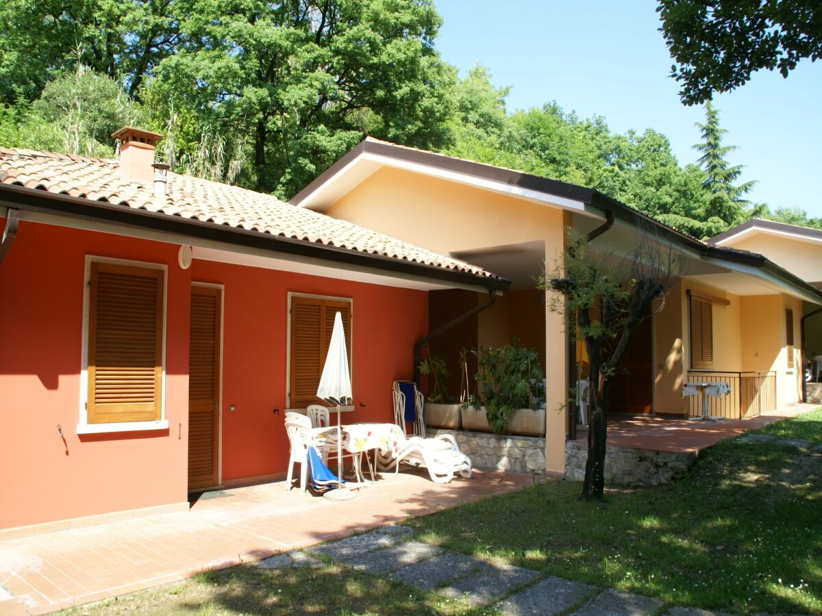Bungalow Bungalow in Garda with Pool & Wine Nearby
