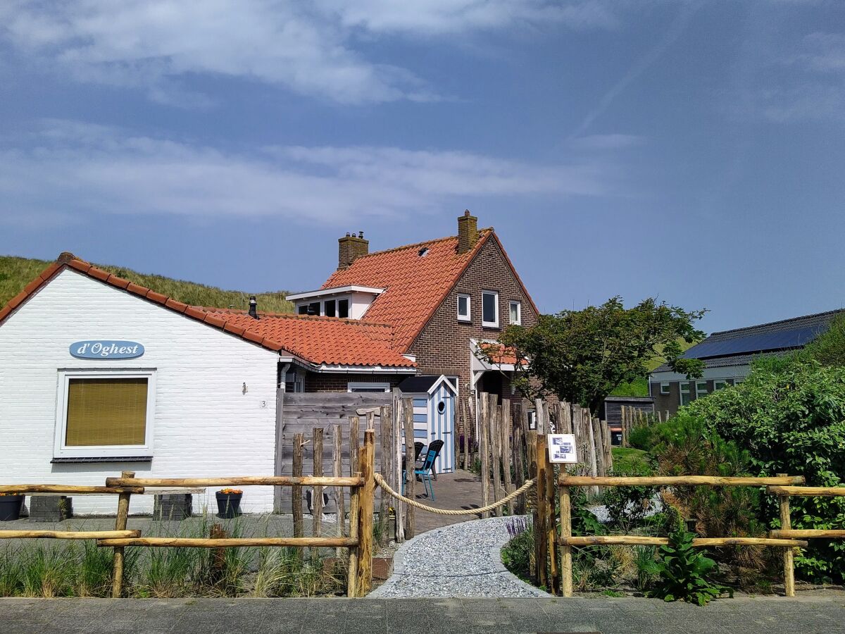 Holiday house d'Oghest (20 meters from the beach entrance)