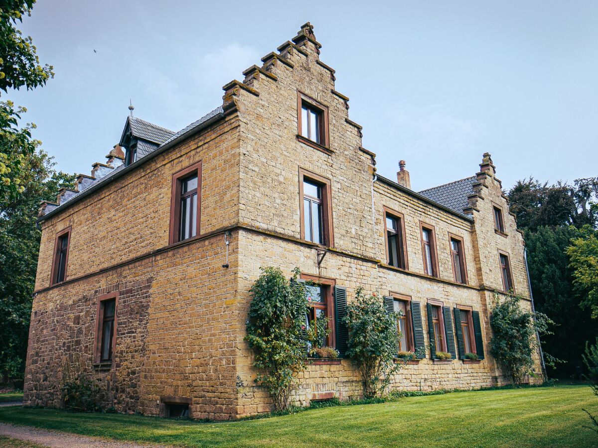 Holiday apartment Herrenhaus Burg Vlatten - Zum Hof - Outdoor photo 2
