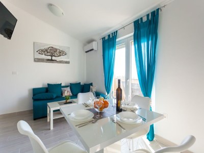 Apartment Apartment in Omišalj with Rooftop Terrace - Features photo 6