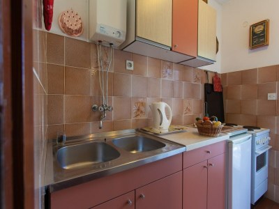 Apartment Apartment with terrace near the beach - Features photo 9