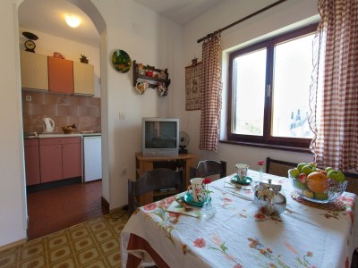 Apartment Apartment with terrace near the beach - Features photo 13