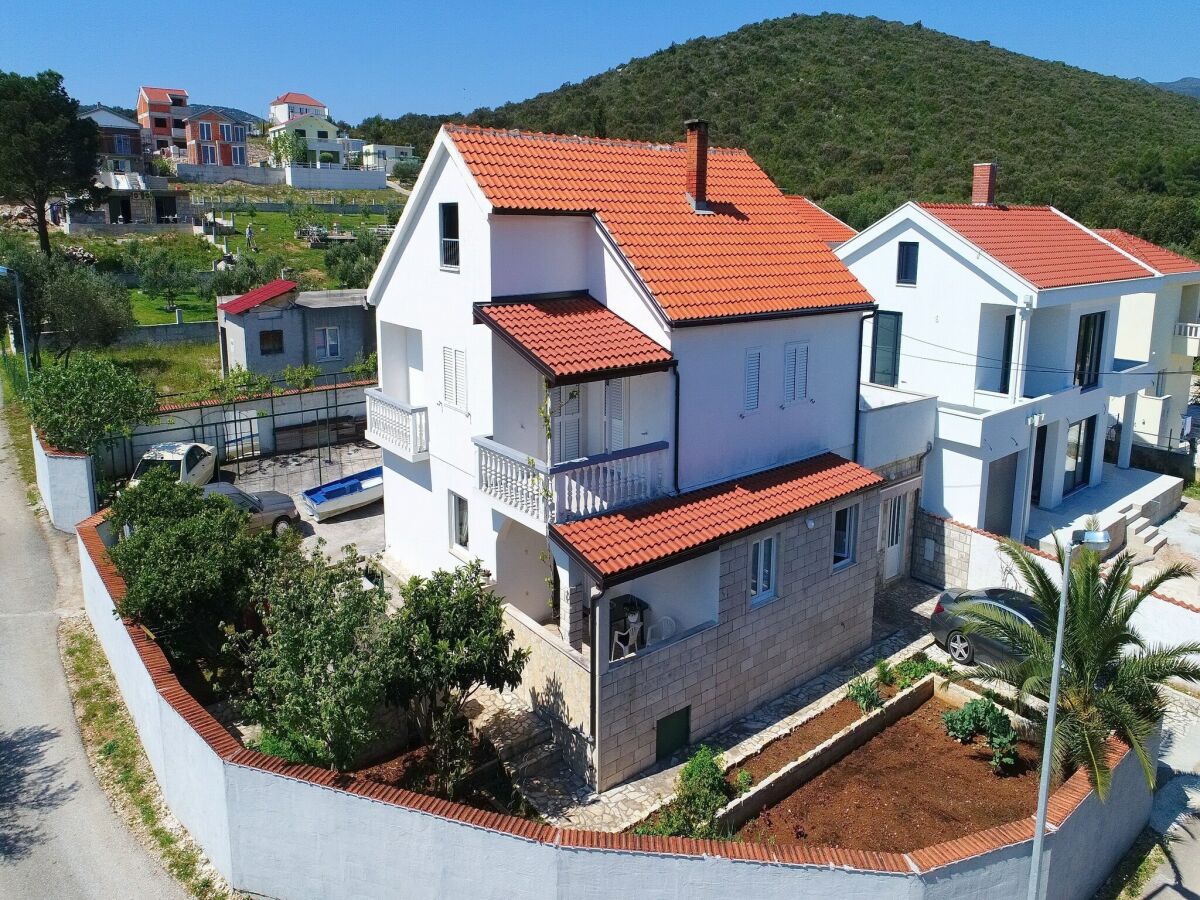 Apartment Studio apartment with terrace in Drace - Outdoor photo 4