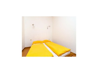 Apartment Studio apartment with terrace in Drace - Features photo 11