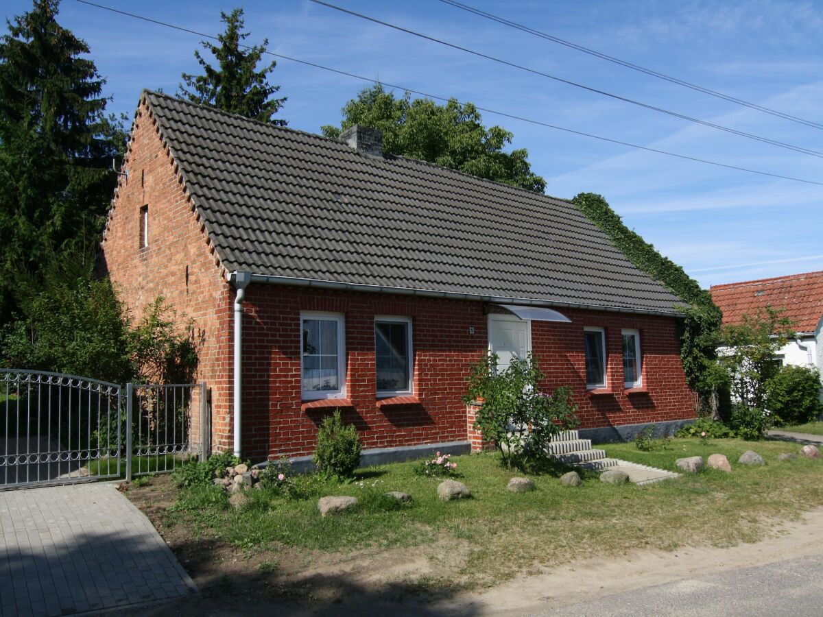 Holiday house Ferienhaus im Müritz-Nationalpark in Mirow - Outdoor photo 2