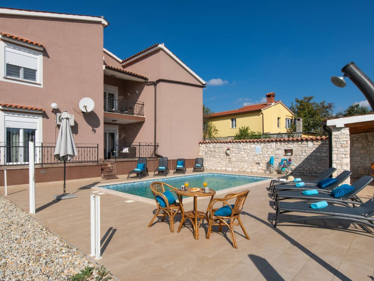 Holiday house Villa Lara with private pool - Outdoor photo 3