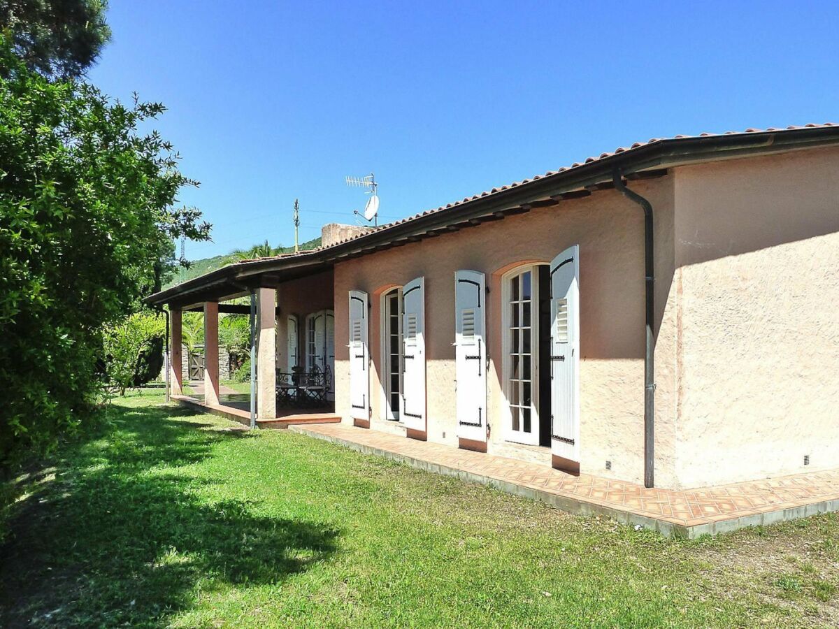 Holiday park Villa in Rio nell Elba with Pool - Outdoor photo 4