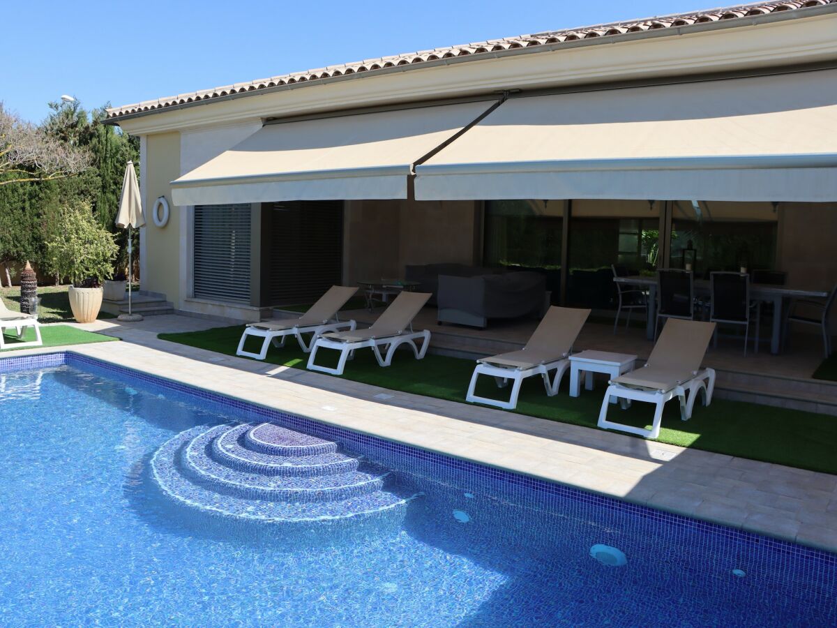 Villa Villa in Marratxí near Fashion Outlet