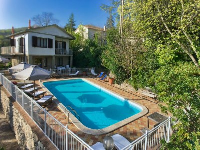 Holiday house Hillside Pool & Spa Retreat - Outdoor photo 13