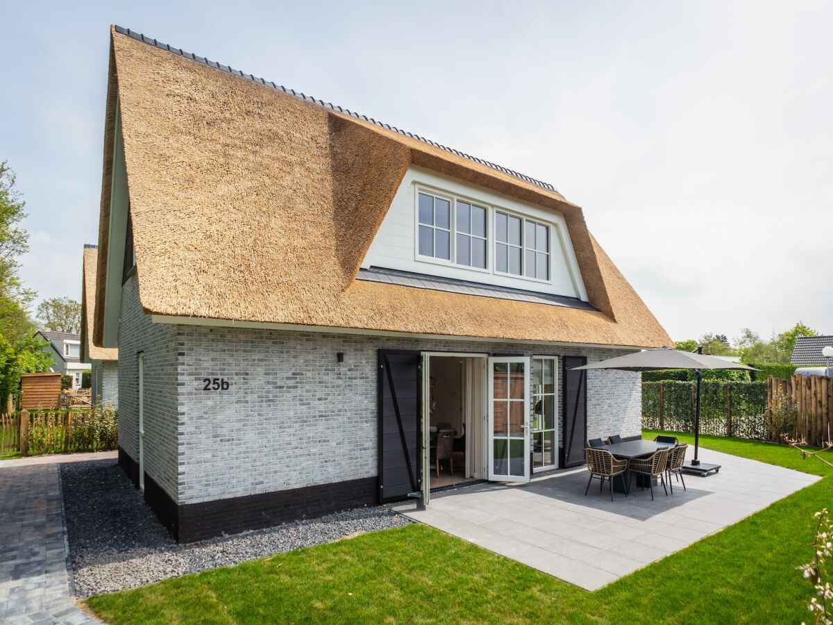 Holiday house Villa auf Texel nahe Strand und Wald