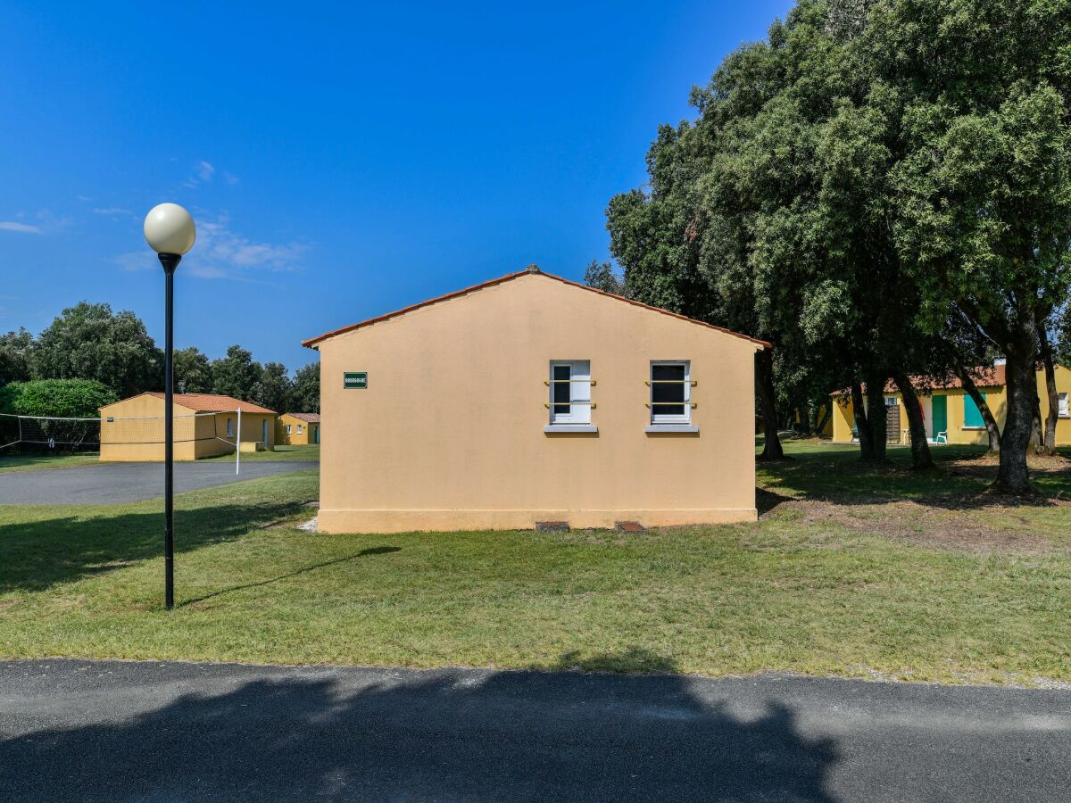 Holiday house Gîte  in a holiday park with pool