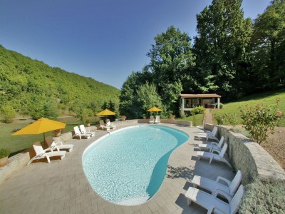 Holiday park Stylish stay on a private estate with sauna, heated pool and bubble bath in Lot - Holiday park