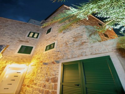 Villa Villa in Bol with Pool and Sea View - Outdoor photo 2