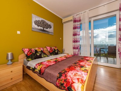 Apartment Apartment in Dramalj near Beach & Pool - Features photo 19