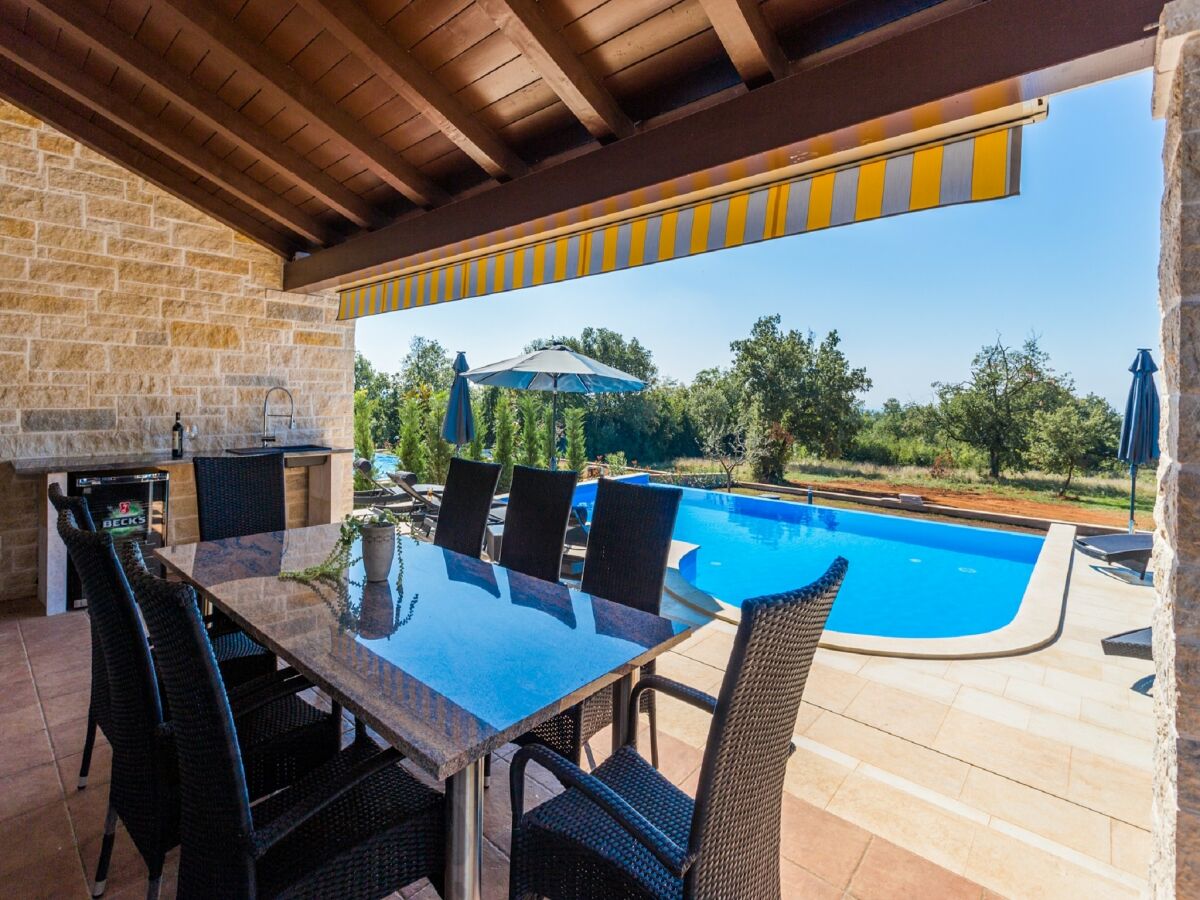 Villa Villa in Deklici mit Infinity-Pool & Meerblick