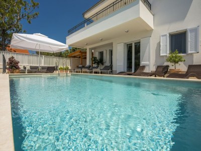Villa Villa in Cres with Sea Views & Pool - Outdoor photo 5
