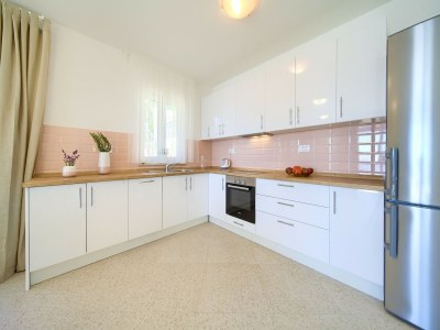 Villa Villa in Cres with Sea Views & Pool - Features photo 16