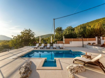 Villa Luxuriöse Villa in Nova Sela mit beheiztem Pool - Outdoor photo 16
