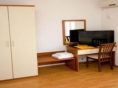 Apartment Sea-View Retreat in Celina - Features photo 20
