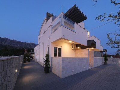 Villa Villa with Heated Pool in Seline - Villa