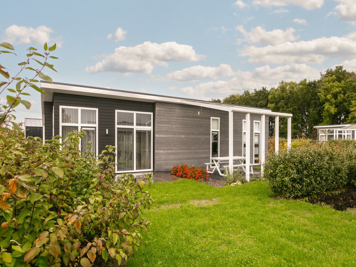 Holiday park Modernes Haus in Zeeland für 4 Von Belvilla