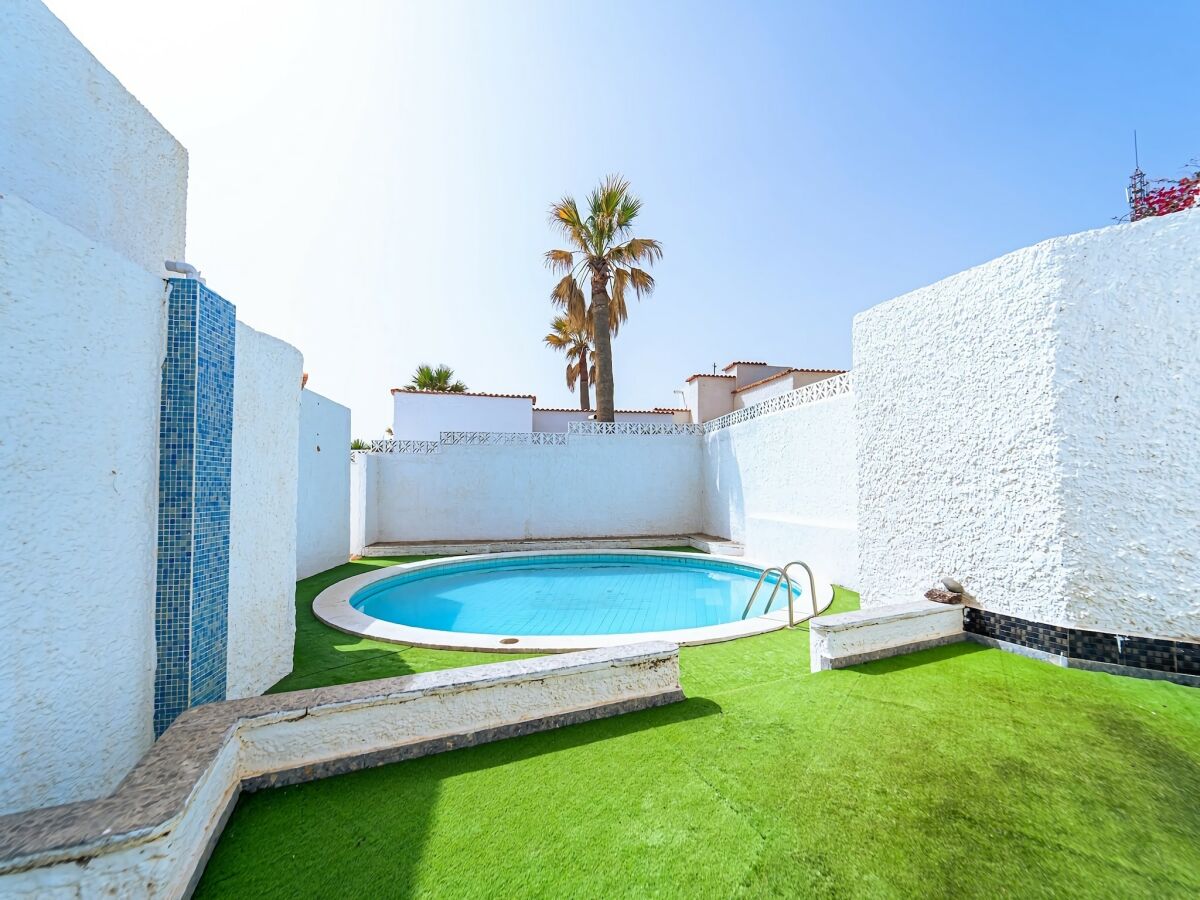 Holiday house Attraktives Ferienhaus mit Außenpool