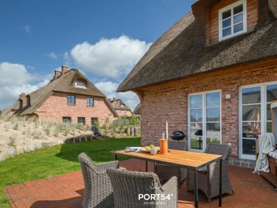 Holiday house Ferienhaus Reetlodge auf den Schleiterrassen Kappeln in Kappeln - Holiday house