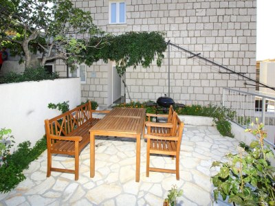 Apartment Apartment Dubreta mit Balkon - Outdoor photo 2