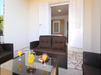 Apartment Apartment Dubreta mit Balkon - Outdoor photo 3