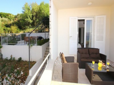 Apartment Apartment Dubreta mit Balkon - Outdoor photo 7