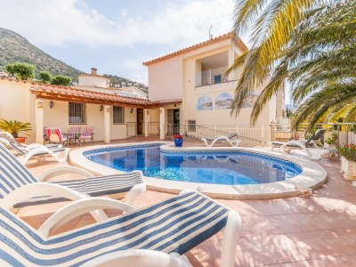 Villa Coastal Villa with Garden - Outdoor photo 8
