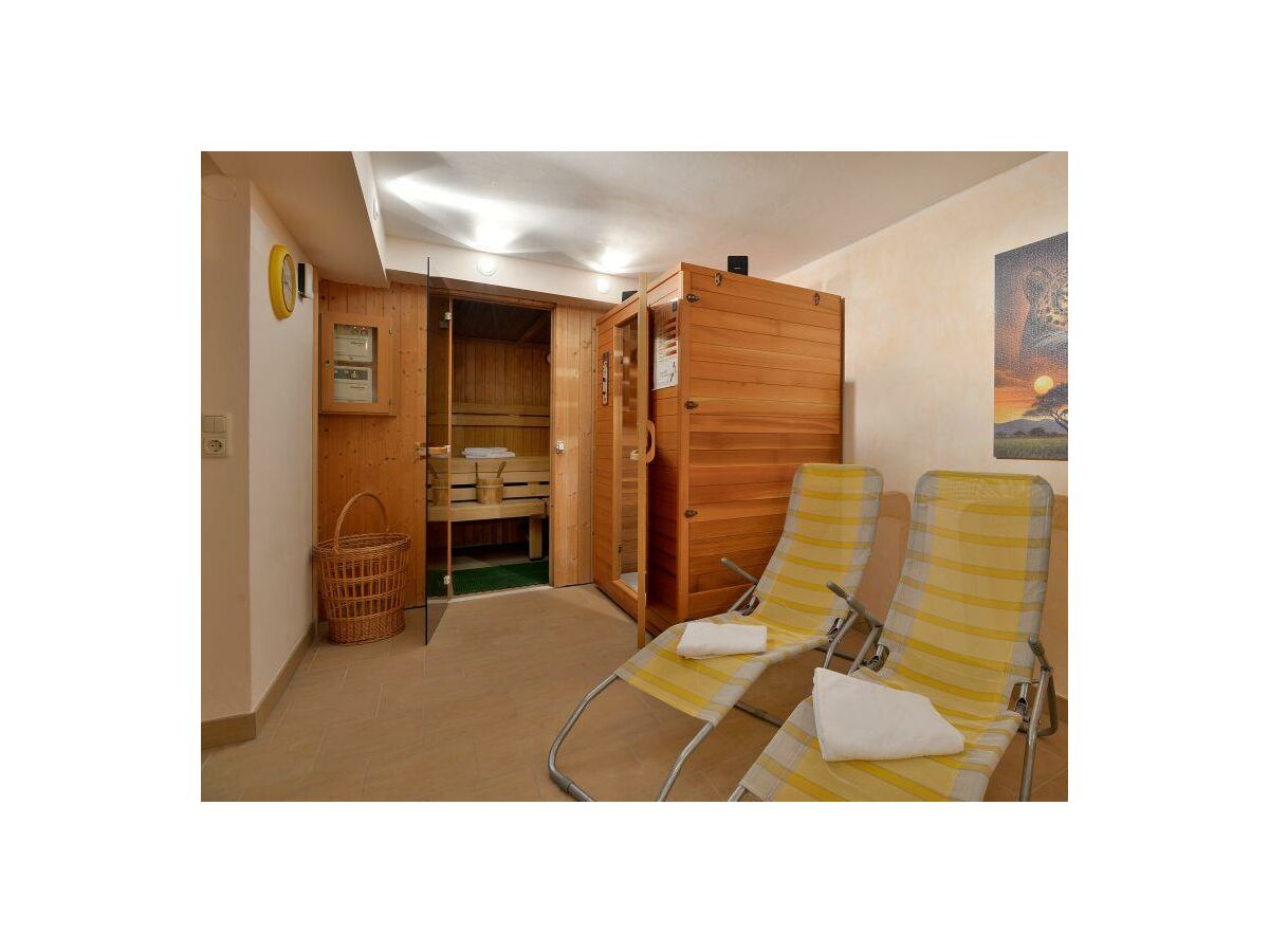 Apartment Apartment "Bergrundblick", 2-4 P., Du/WC, Balkon - Outdoor photo 3