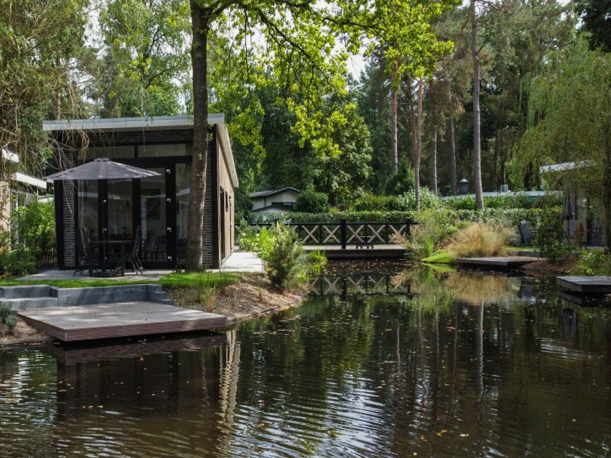 Holiday park Schickes Chalet in Hoenderloo - Outdoor photo 3