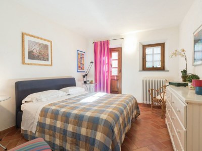 Cottage Mansion in Pescaglia near Tuscan Coast - Features photo 7