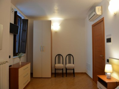 Holiday house Villa in Casalini with Pool & Olive Garden - Features photo 36