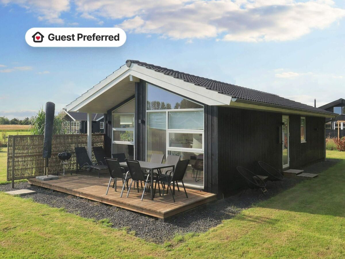 Holiday house 4 Sterne Ferienhaus in Væggerløse-By Traum